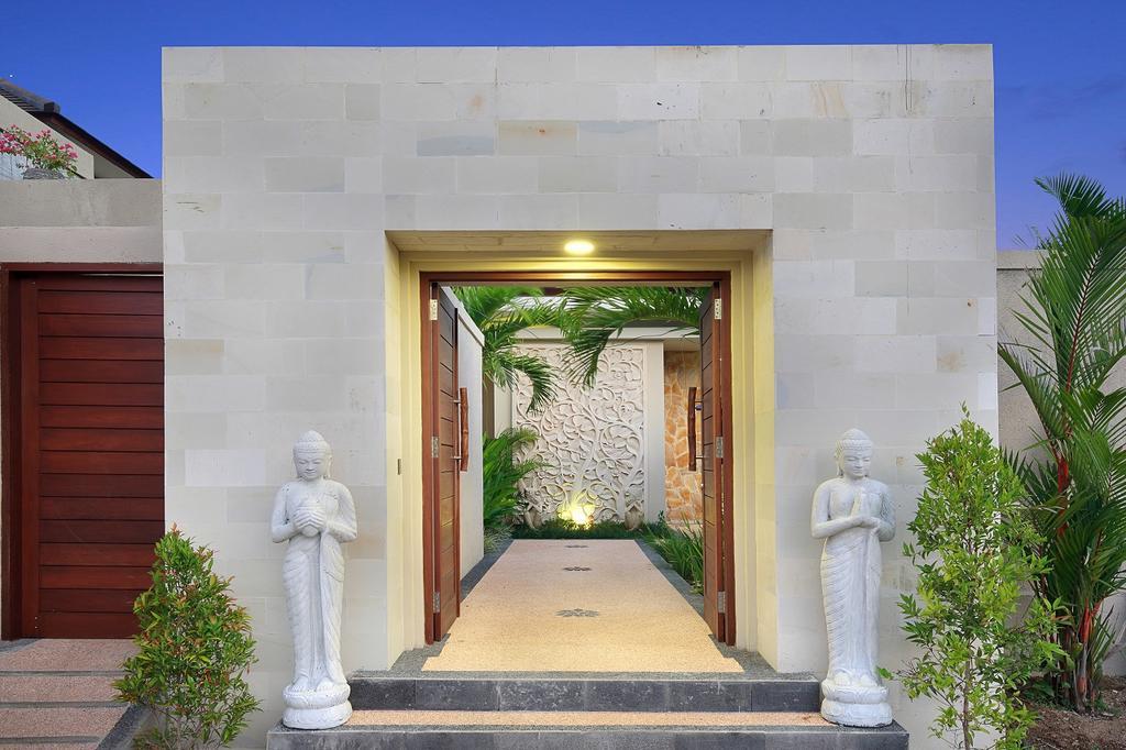 Villa J Deluxe Canggu Extérieur photo